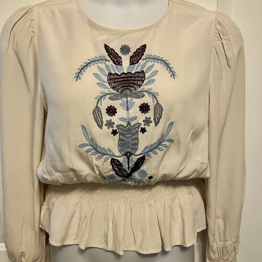 LOFT‎ Size Medium Embroidered Peasant Top Blouse Ivory Blue Women's Boho Shirt